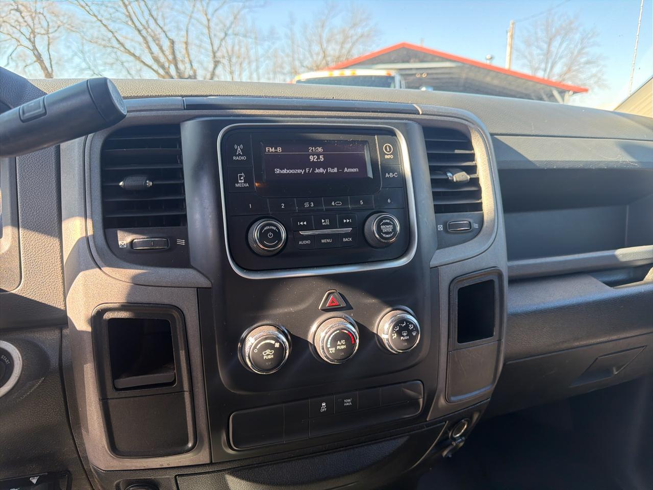 RAM 2500 Tradesman Crew Cab SWB 2WD 2015