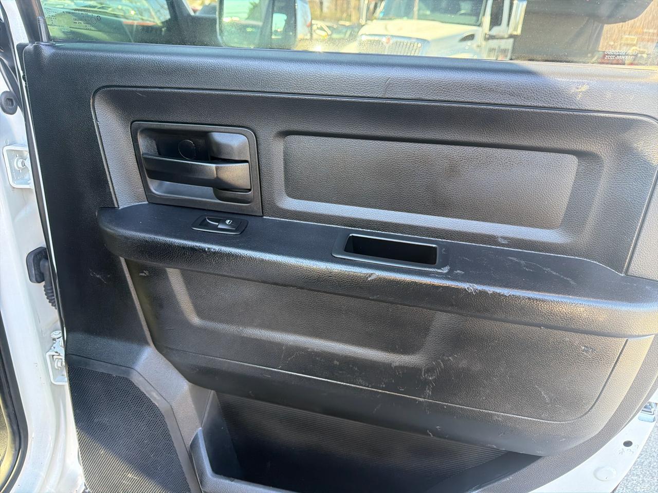 RAM 2500 Tradesman Crew Cab SWB 2WD 2015