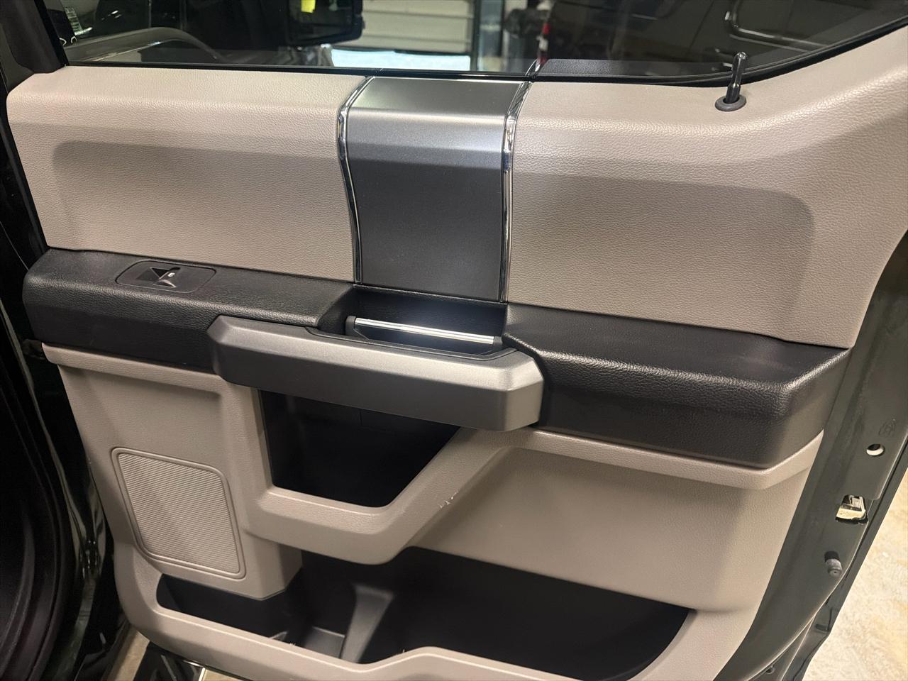 Ford F-150 4WD SuperCrew 139" XLT 2016