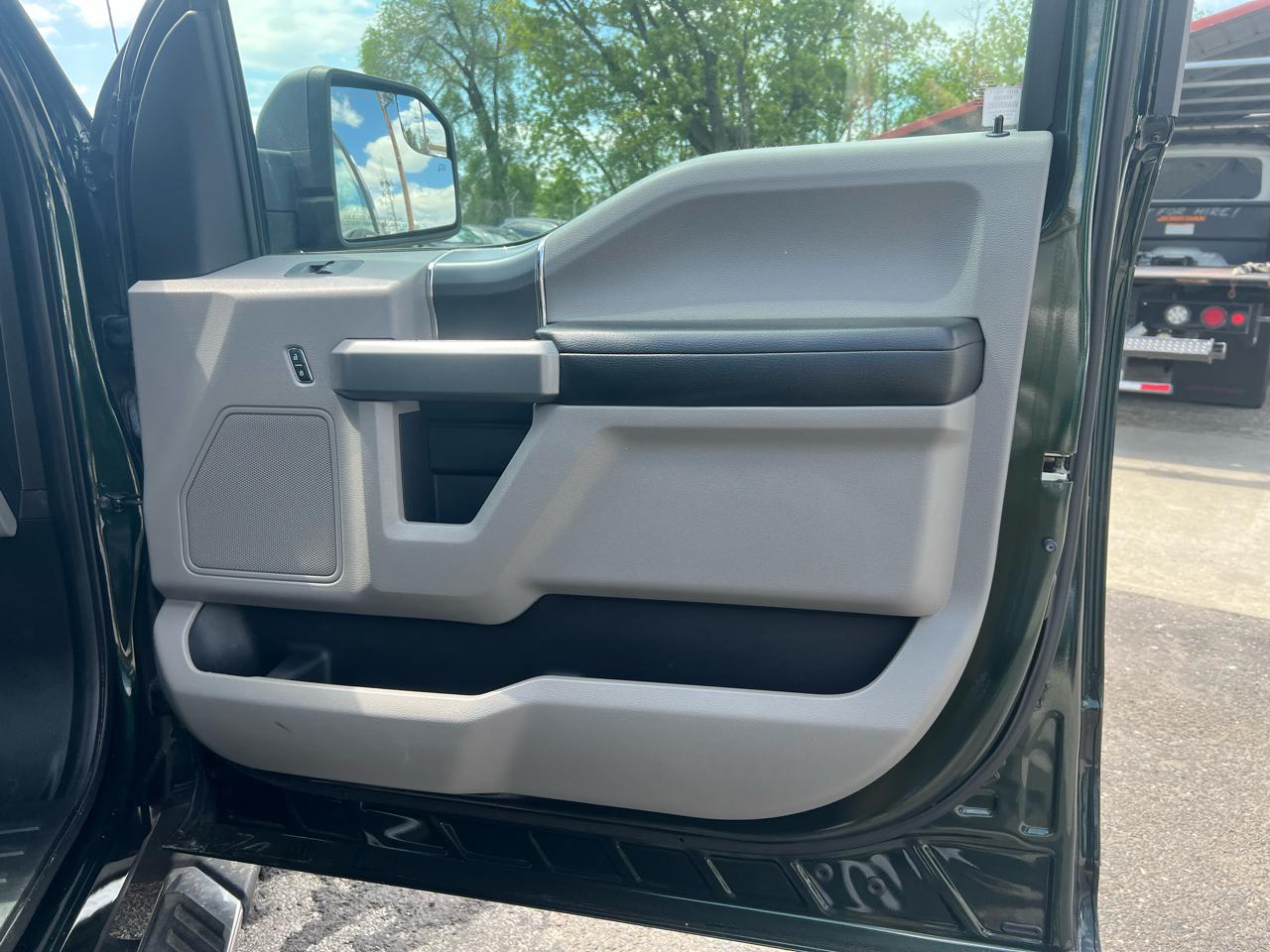Ford F-150 4WD SuperCrew 139" XLT 2016