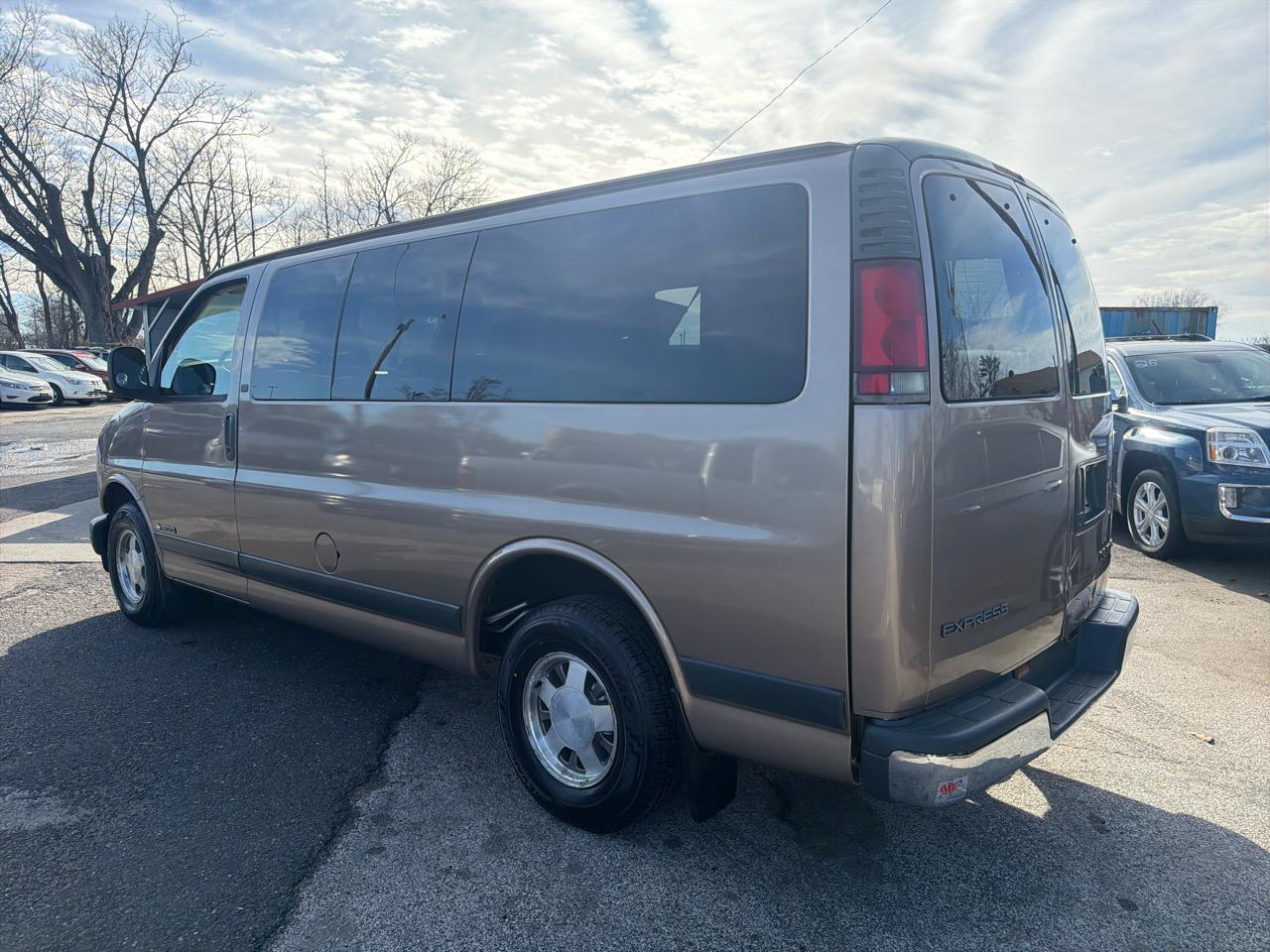 Chevrolet Express  2002