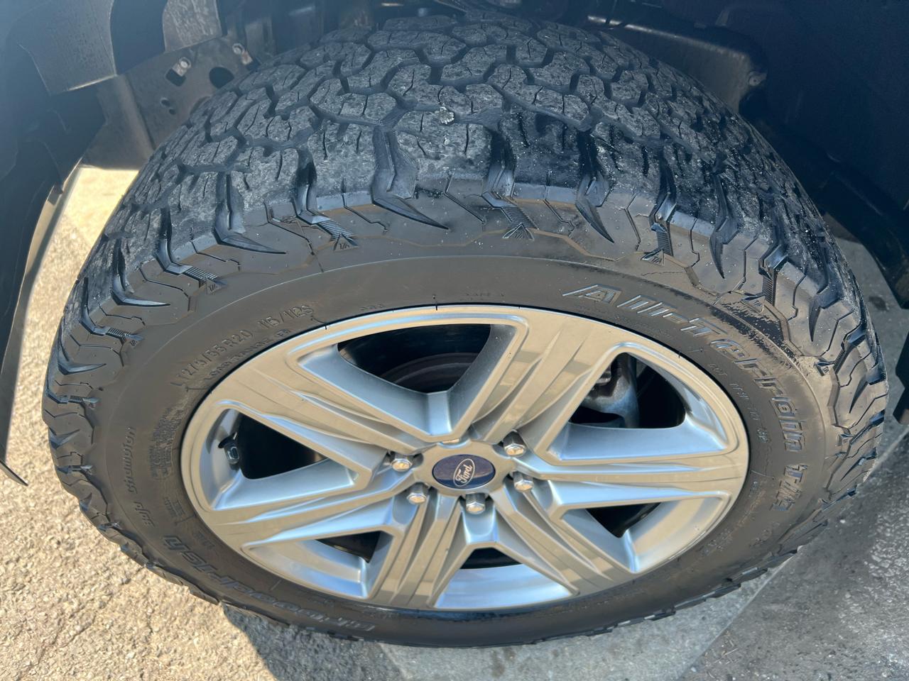 Ford F-150 4WD SuperCrew 139" XLT 2019