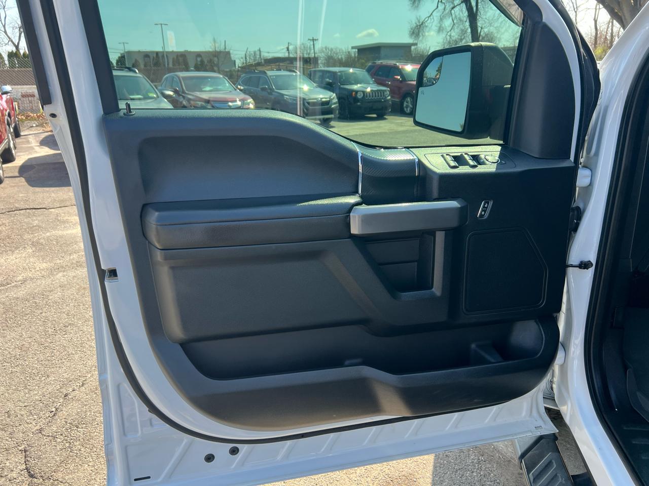 Ford F-150 4WD SuperCrew 139" XLT 2019