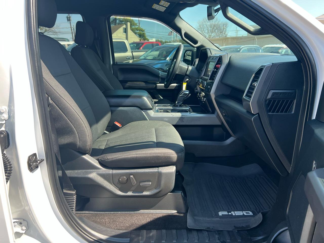 Ford F-150 4WD SuperCrew 139" XLT 2019