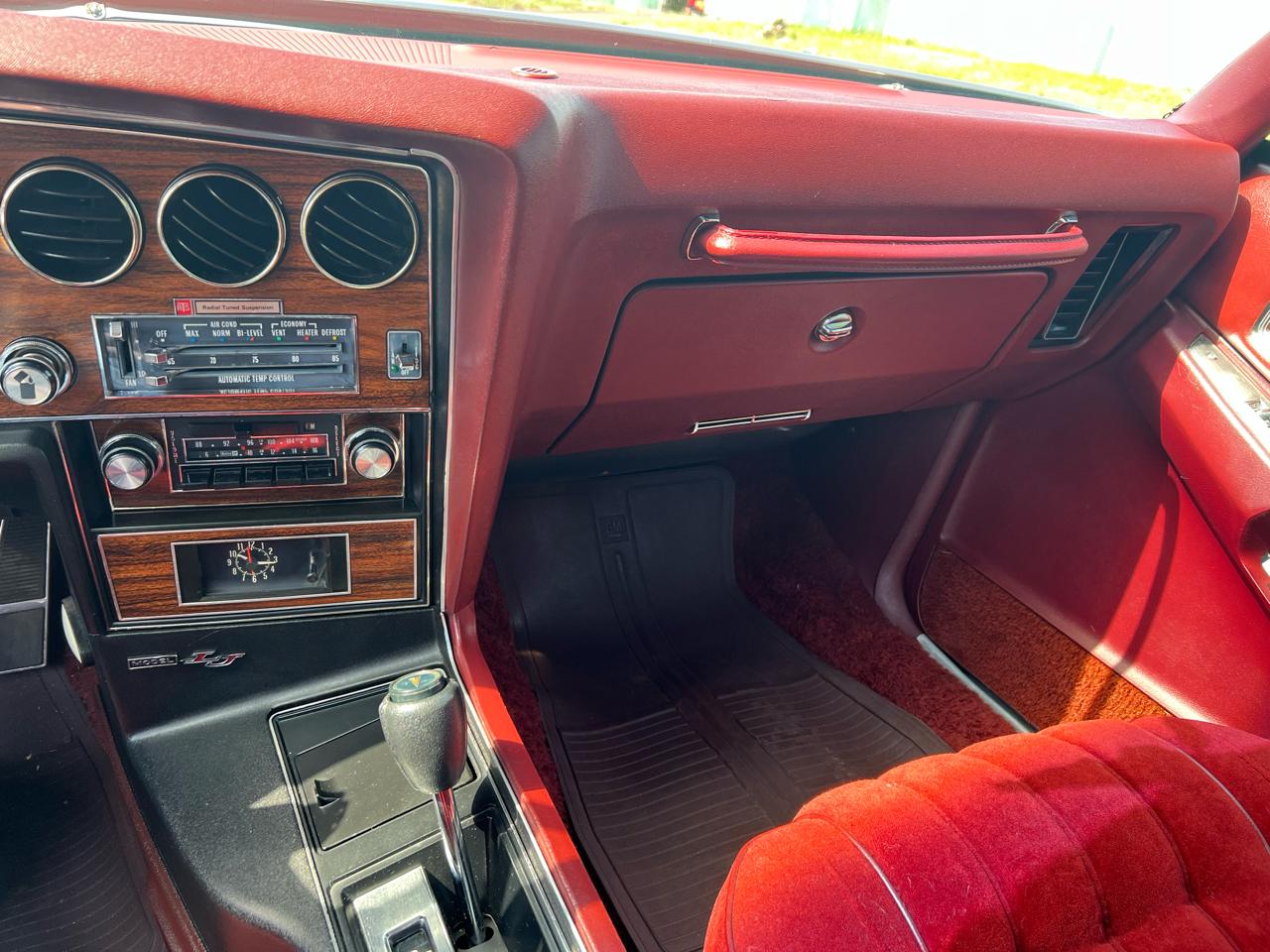 Pontiac Grand Prix 2dr Coupe LJ 1976