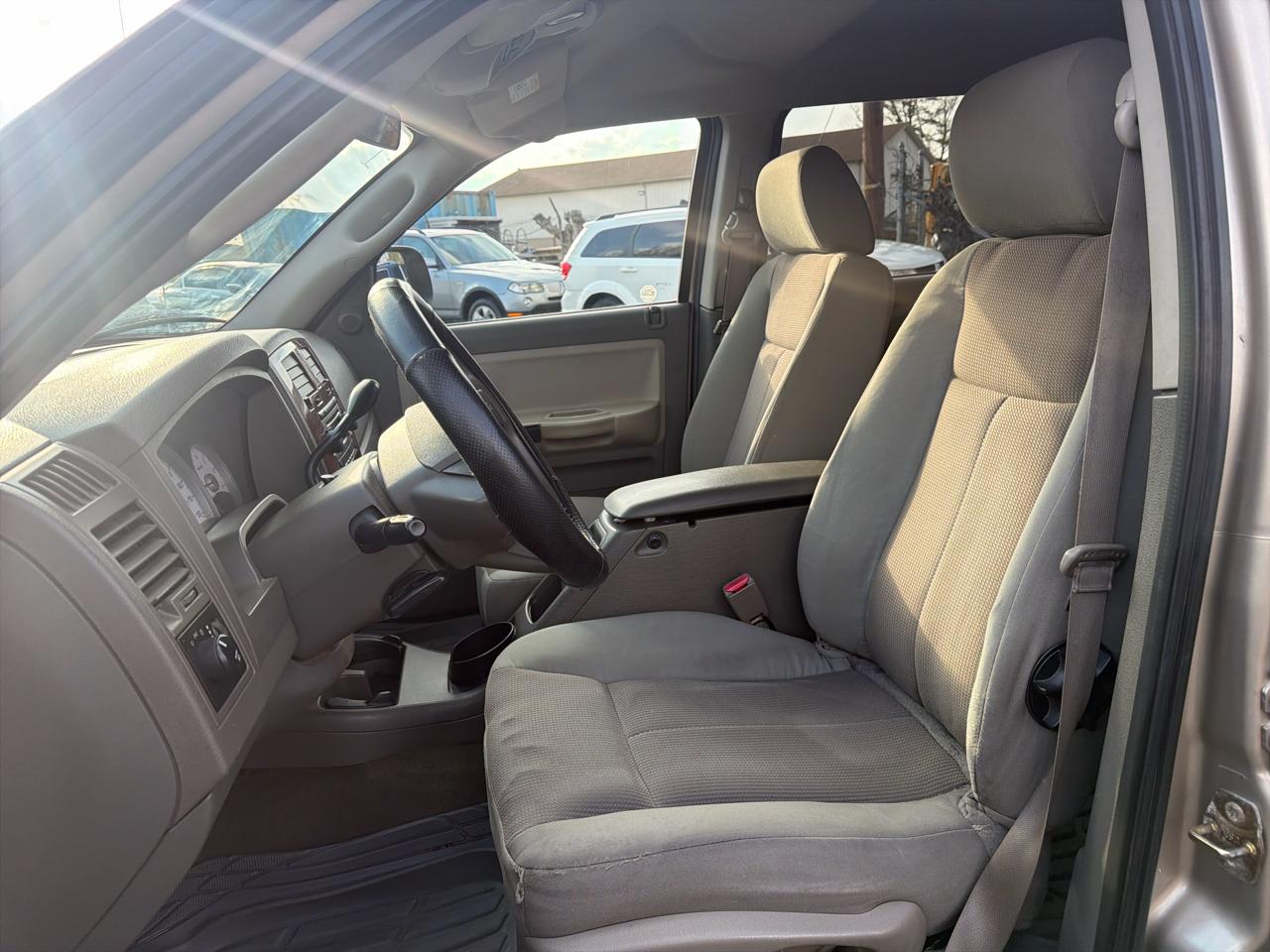 Dodge Dakota SLT Quad Cab 4WD 2005