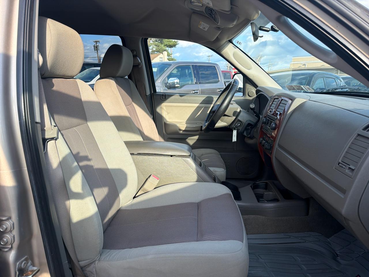 Dodge Dakota SLT Quad Cab 4WD 2005