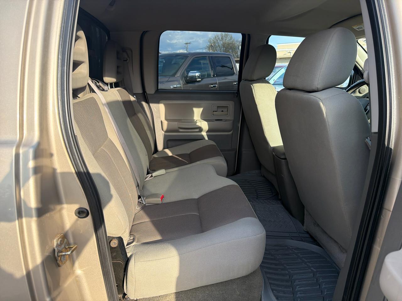 Dodge Dakota SLT Quad Cab 4WD 2005