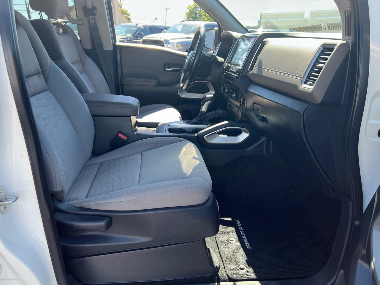 Nissan Frontier 4WD Crew Cab LWB Auto SV 2022