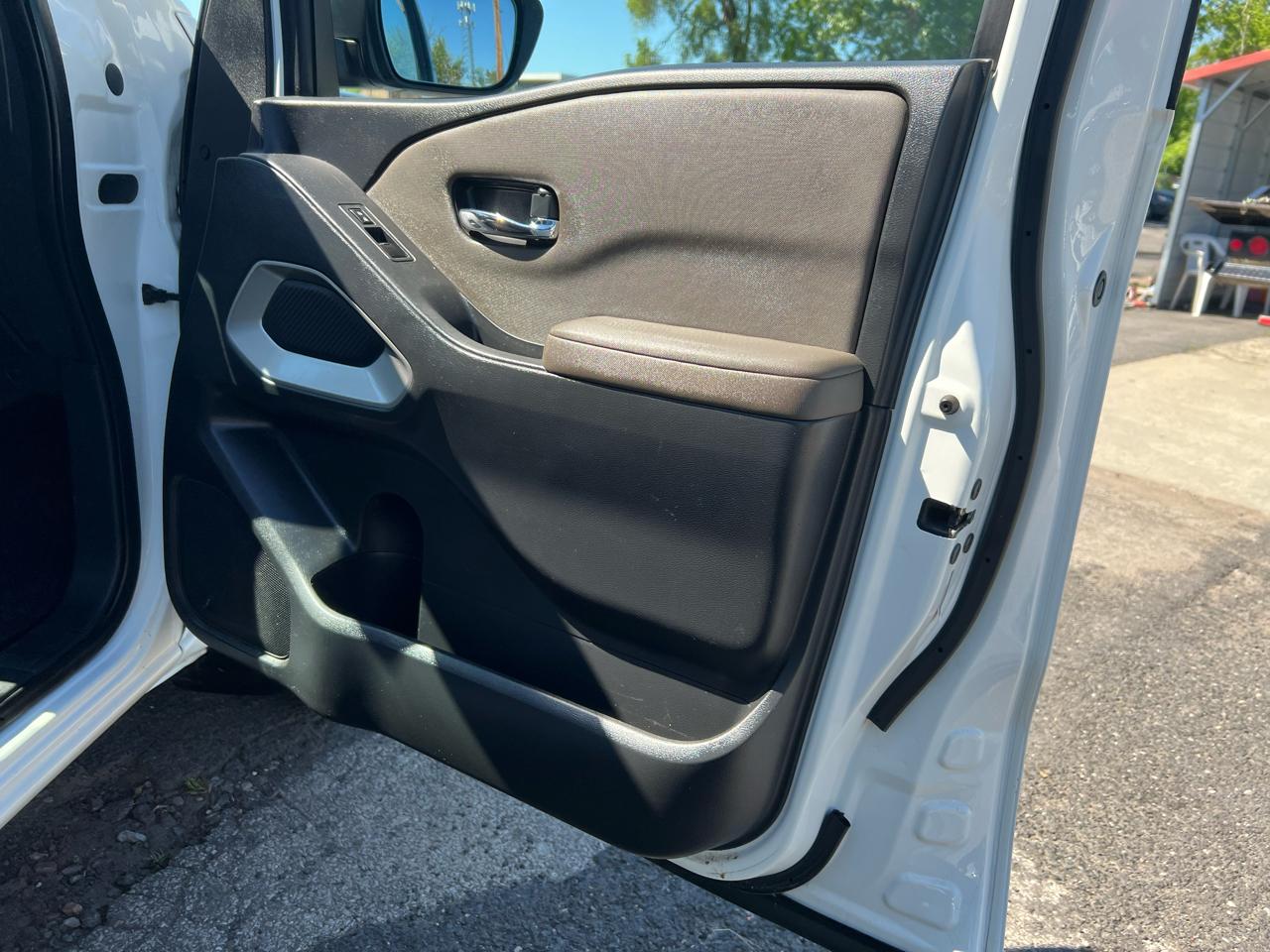 Nissan Frontier 4WD Crew Cab LWB Auto SV 2022