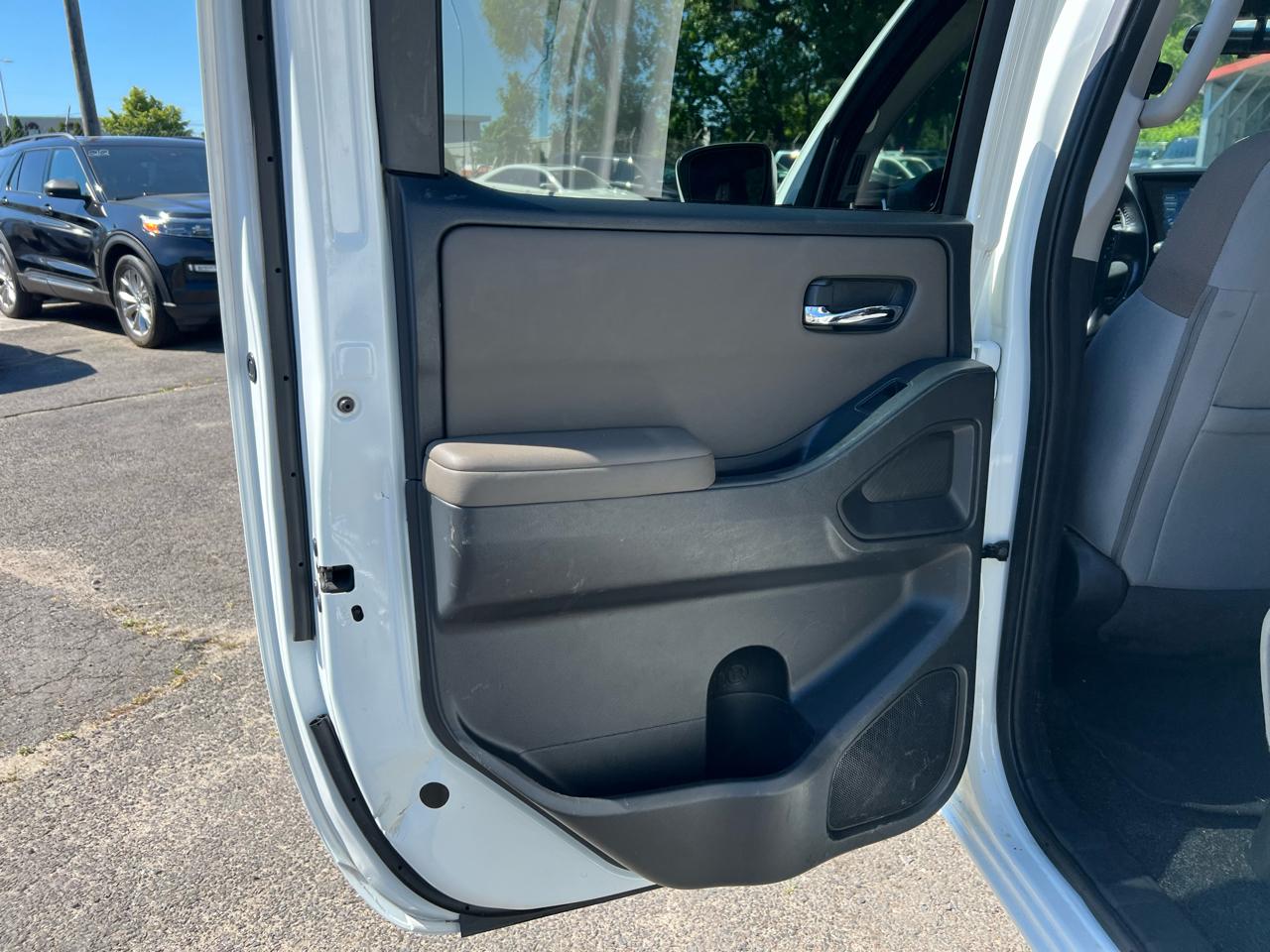 Nissan Frontier 4WD Crew Cab LWB Auto SV 2022