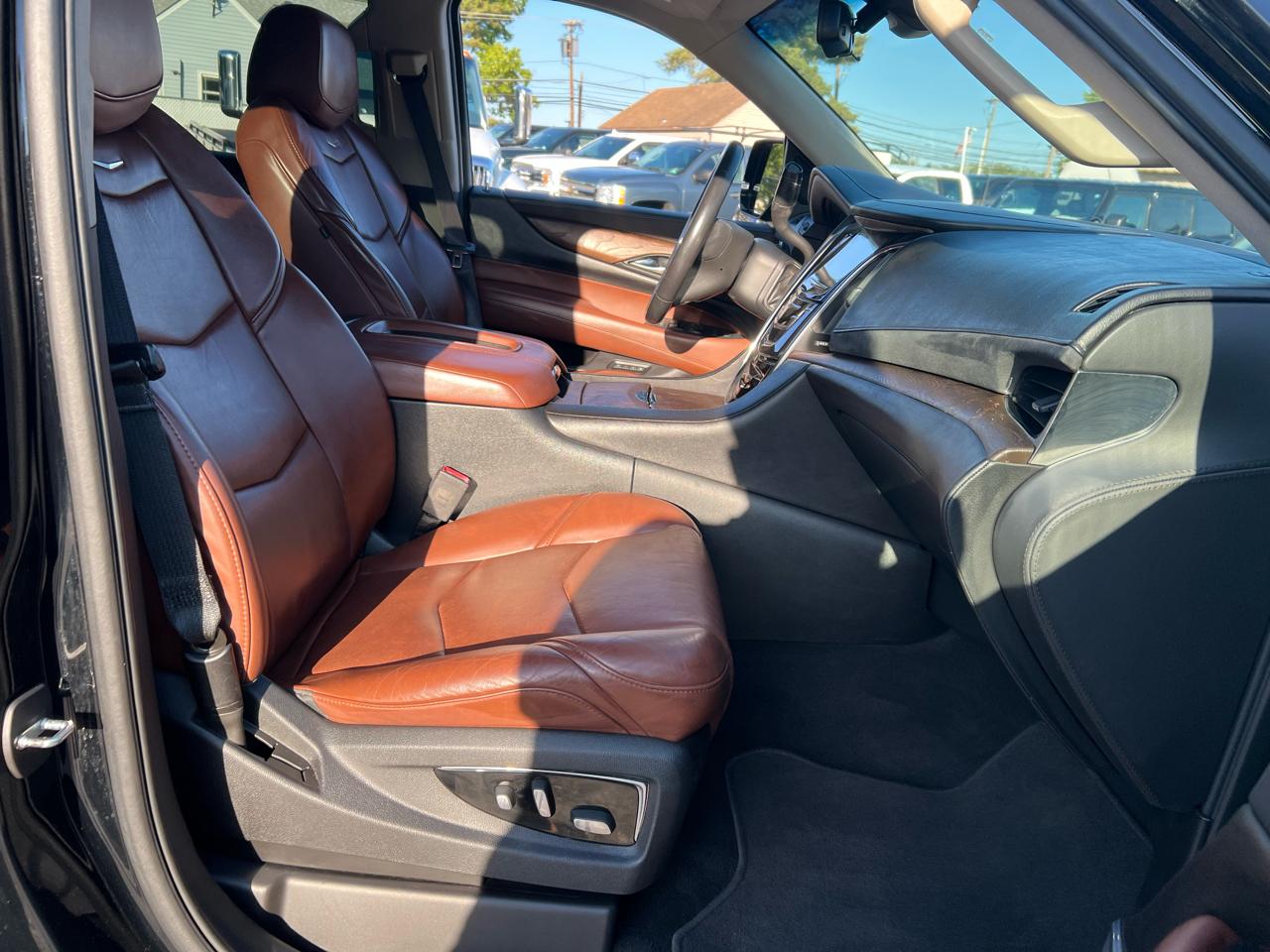Cadillac Escalade Luxury 4WD 2017