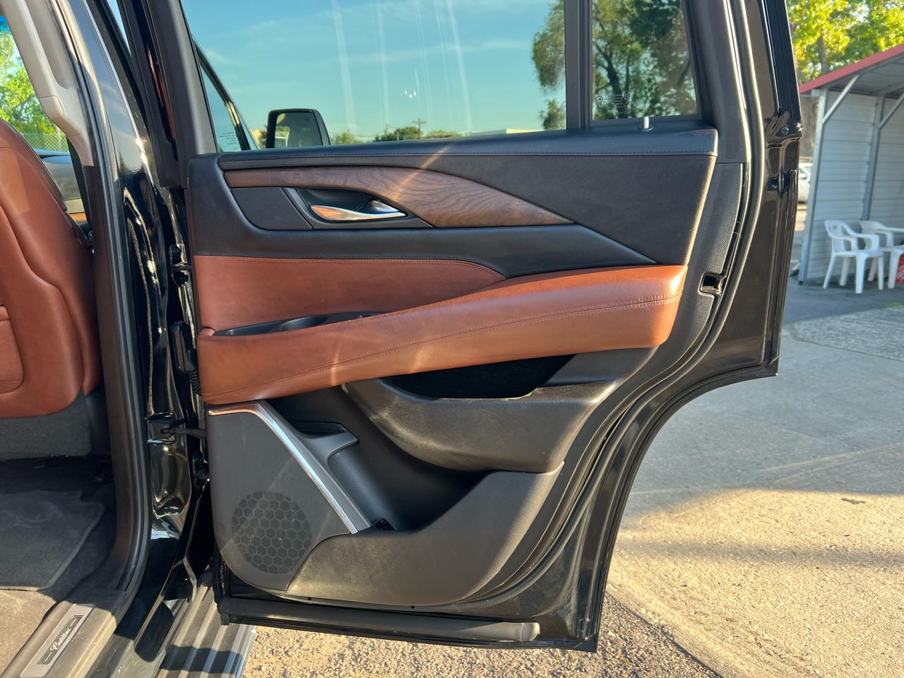 Cadillac Escalade Luxury 4WD 2017
