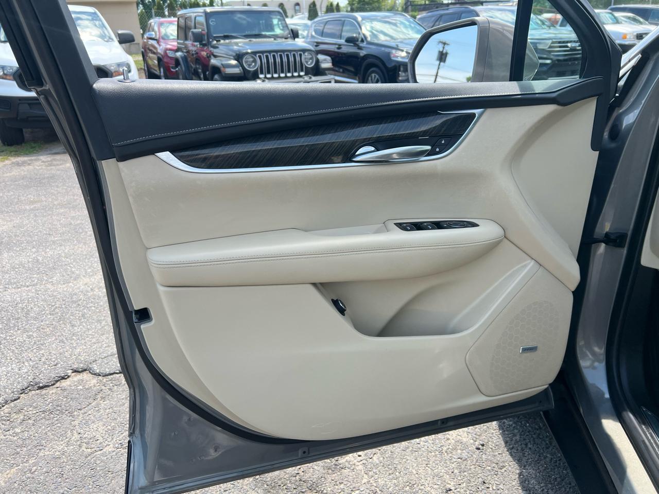 Cadillac XT5 Base AWD 2019
