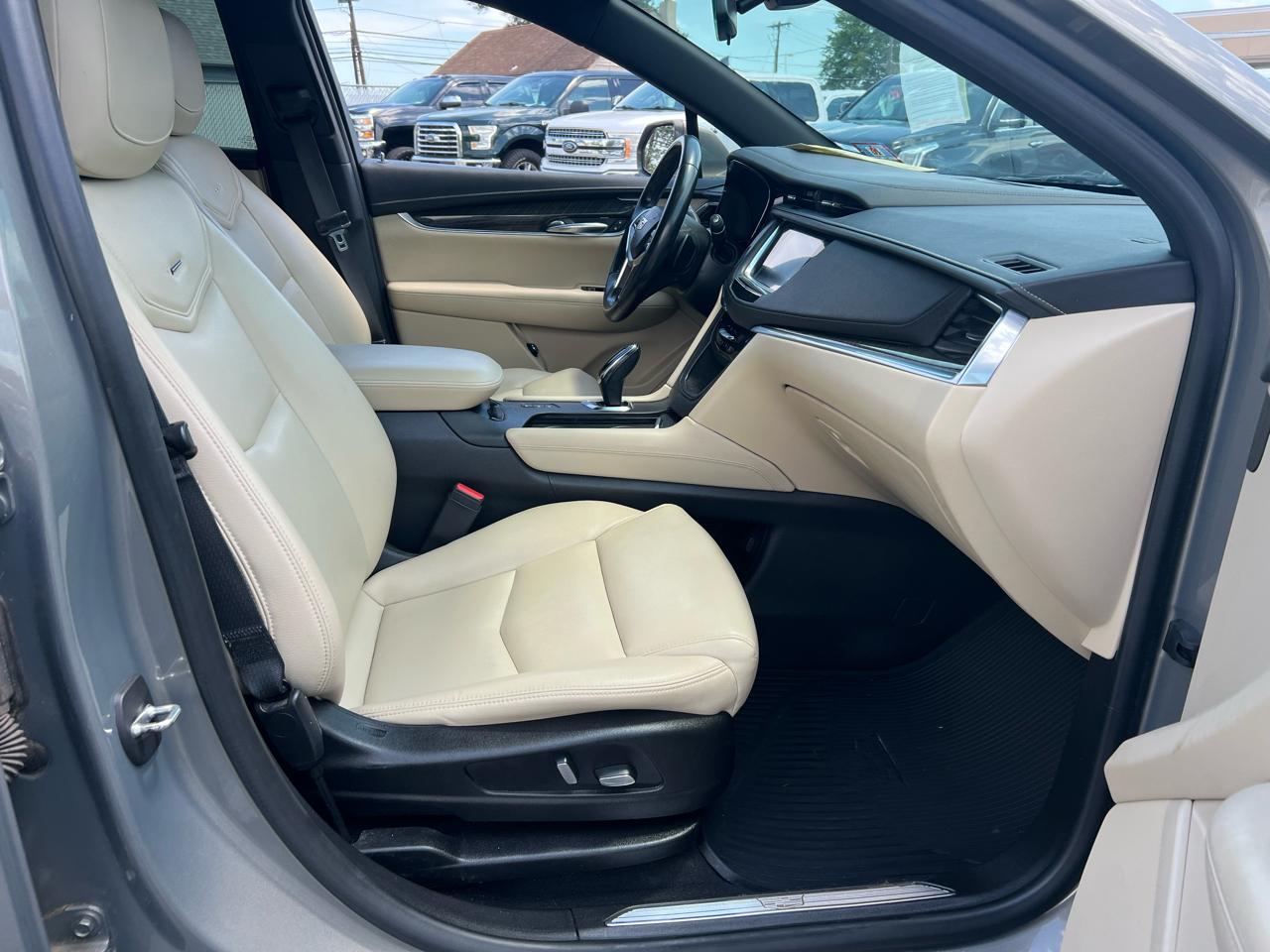 Cadillac XT5 Base AWD 2019