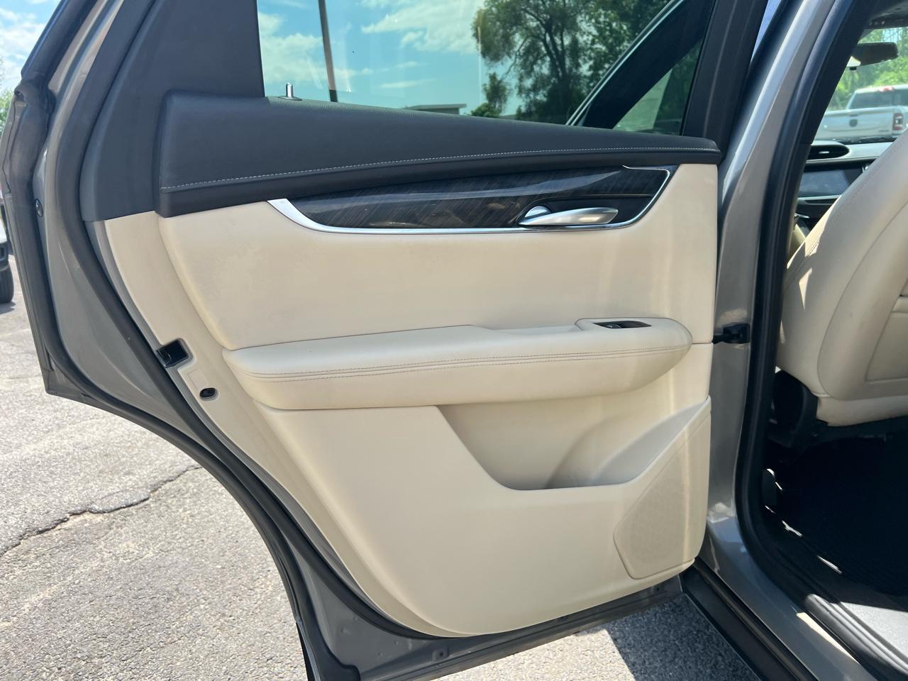 Cadillac XT5 Base AWD 2019