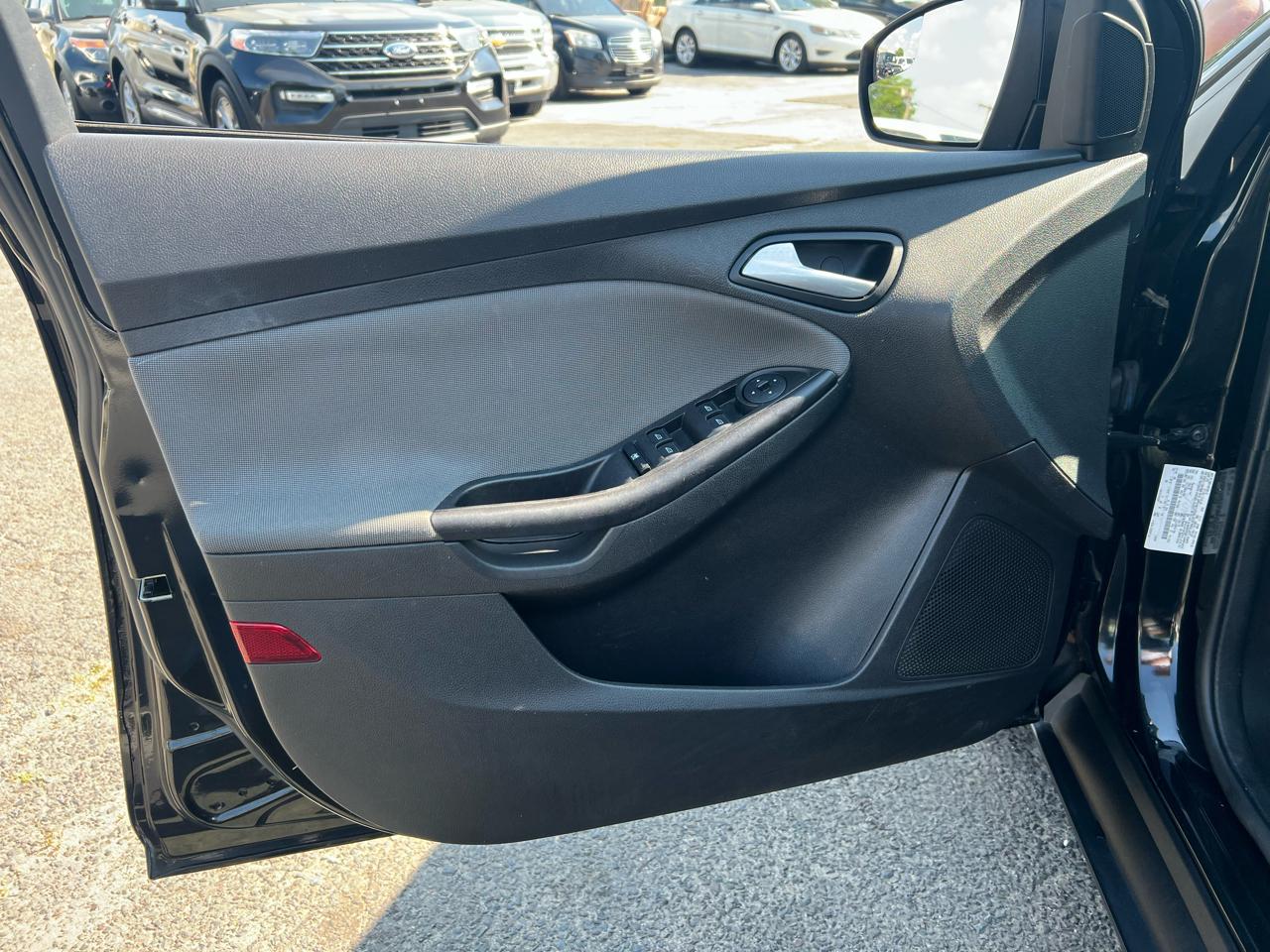 Ford Focus SE Hatch 2013