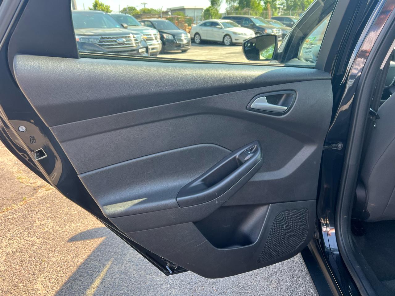Ford Focus SE Hatch 2013