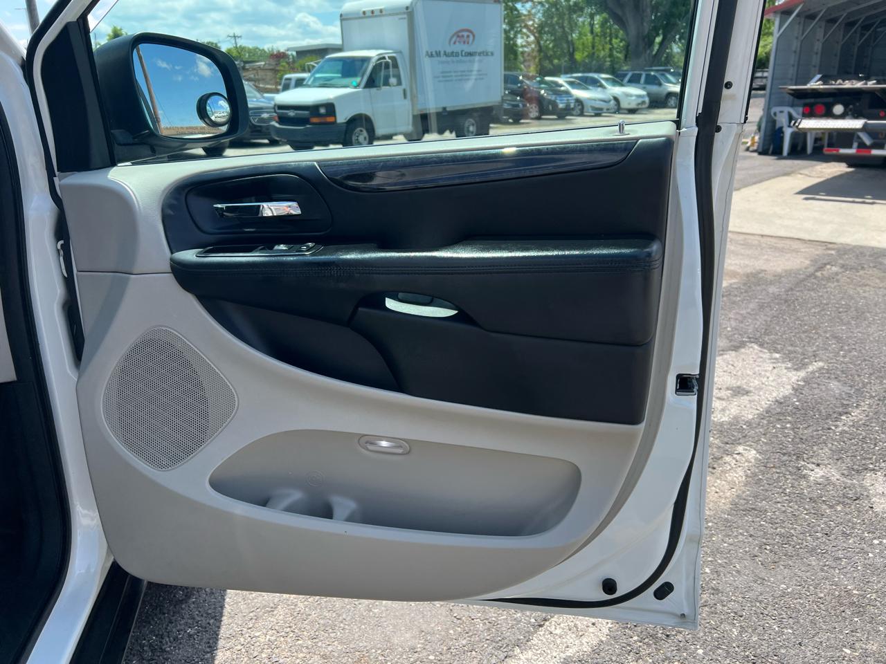 RAM Cargo Van Base 2013