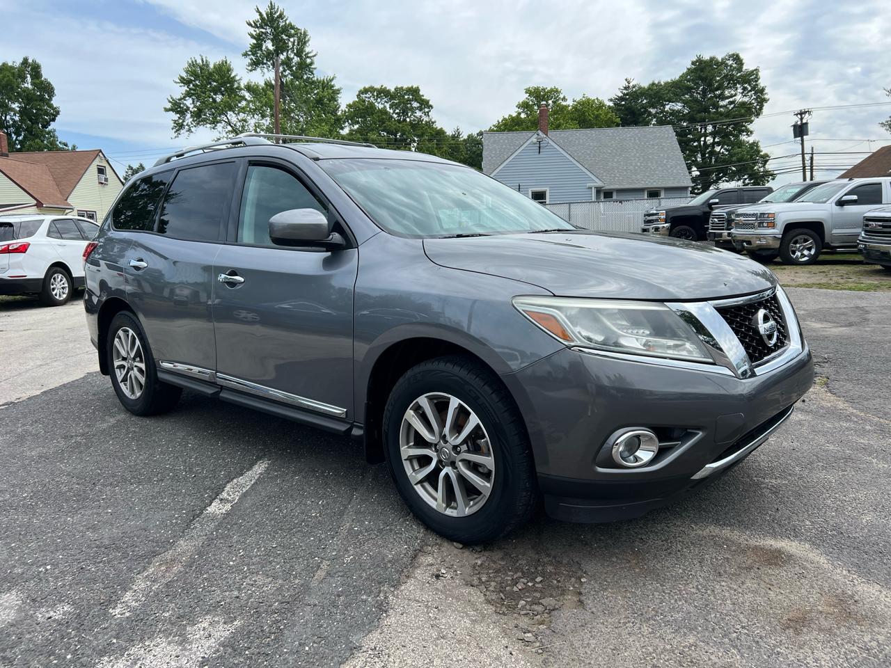 Nissan Pathfinder SV 4WD 2015
