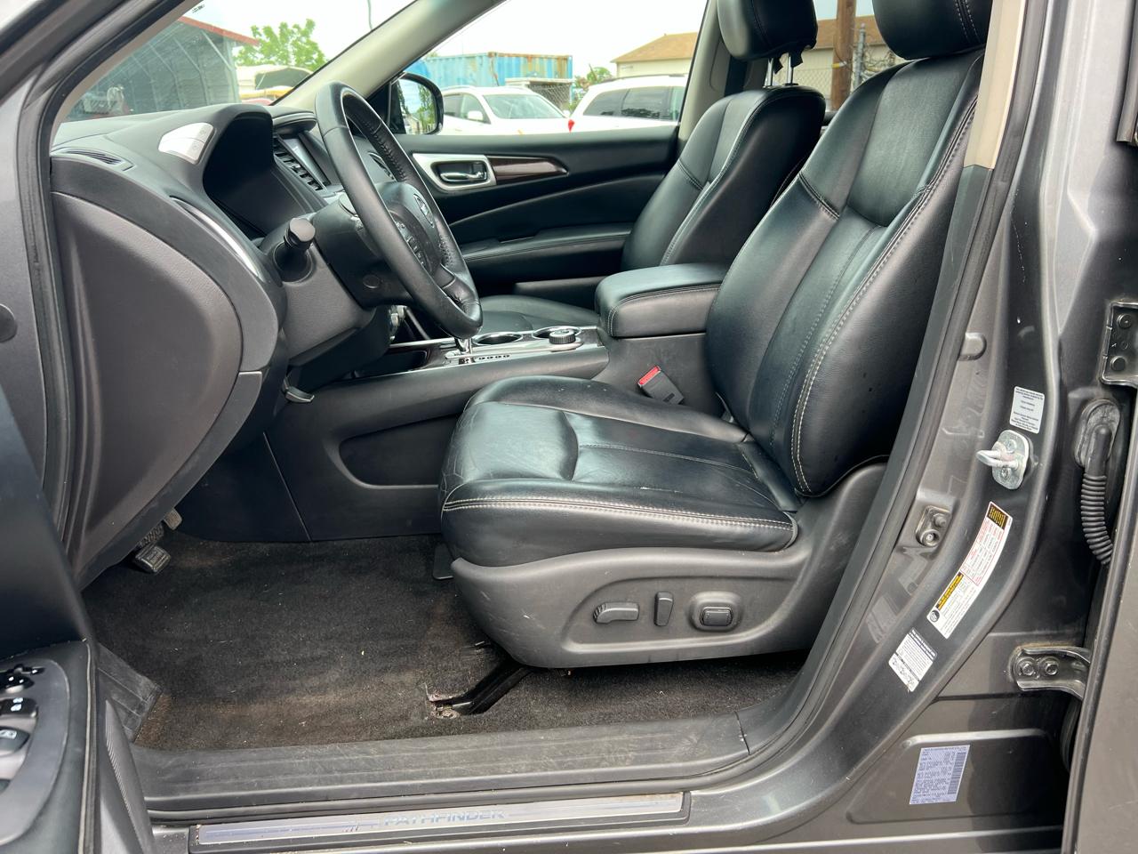 Nissan Pathfinder SV 4WD 2015