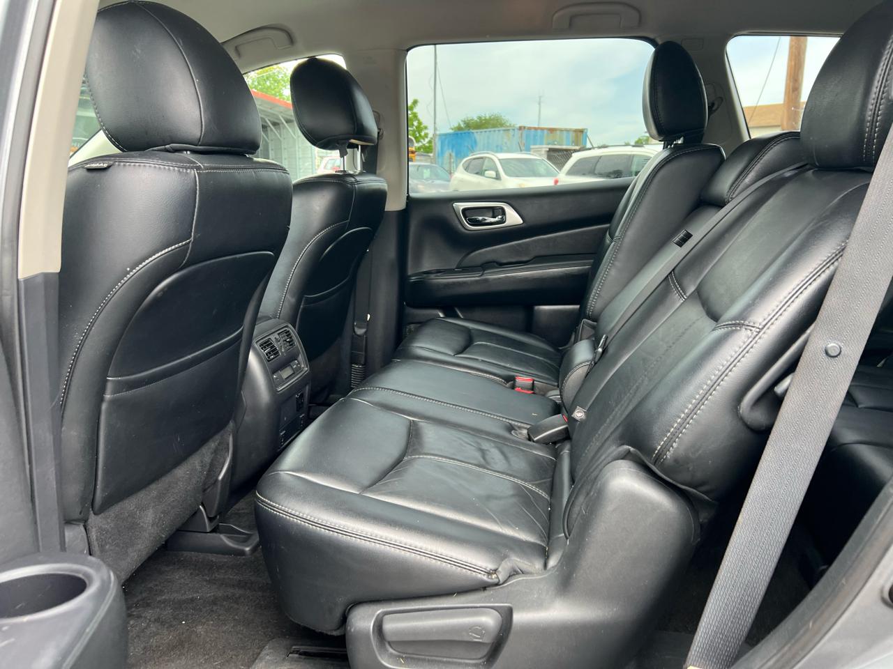 Nissan Pathfinder SV 4WD 2015
