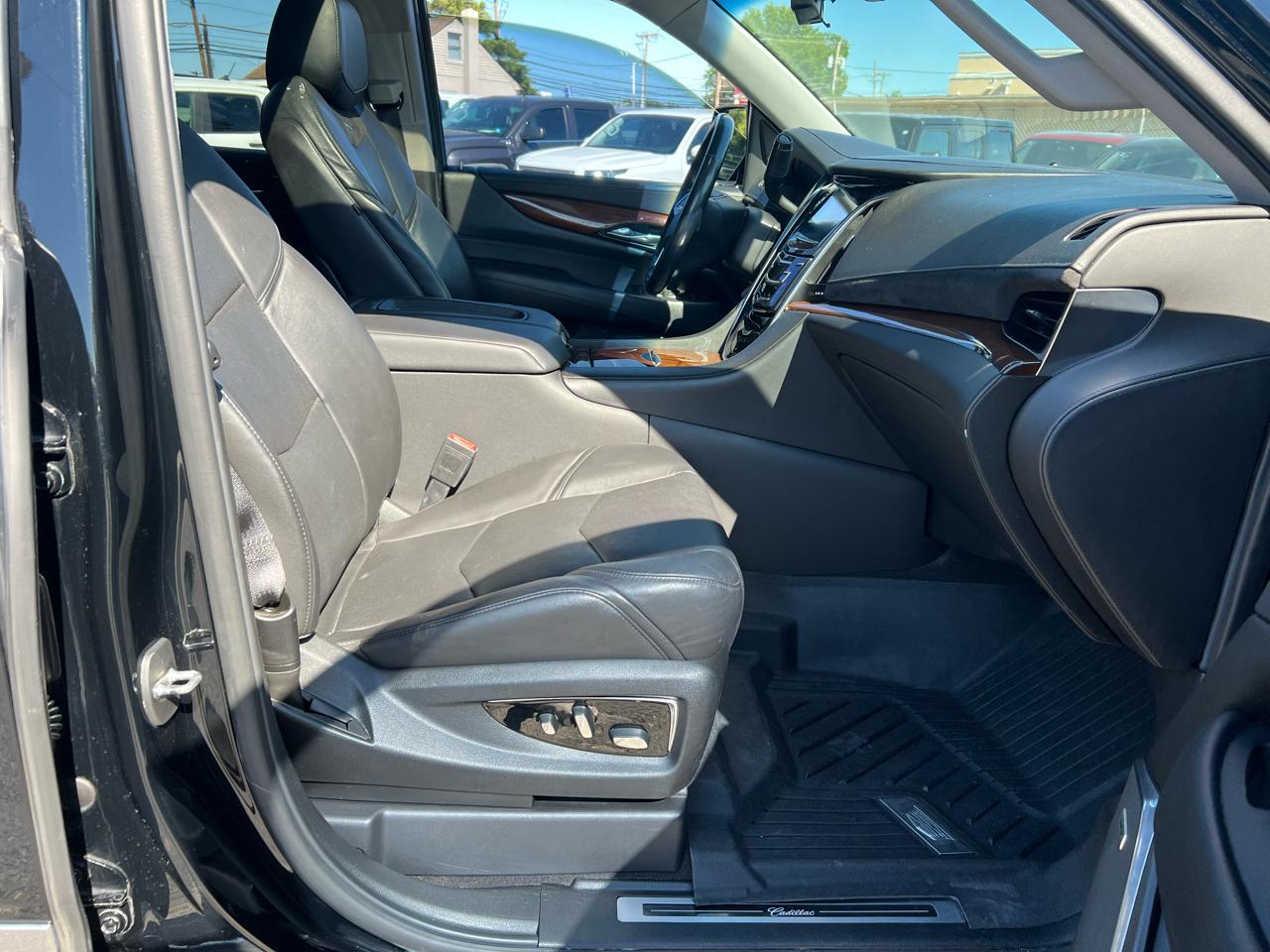 Cadillac Escalade ESV Luxury 4WD 2020
