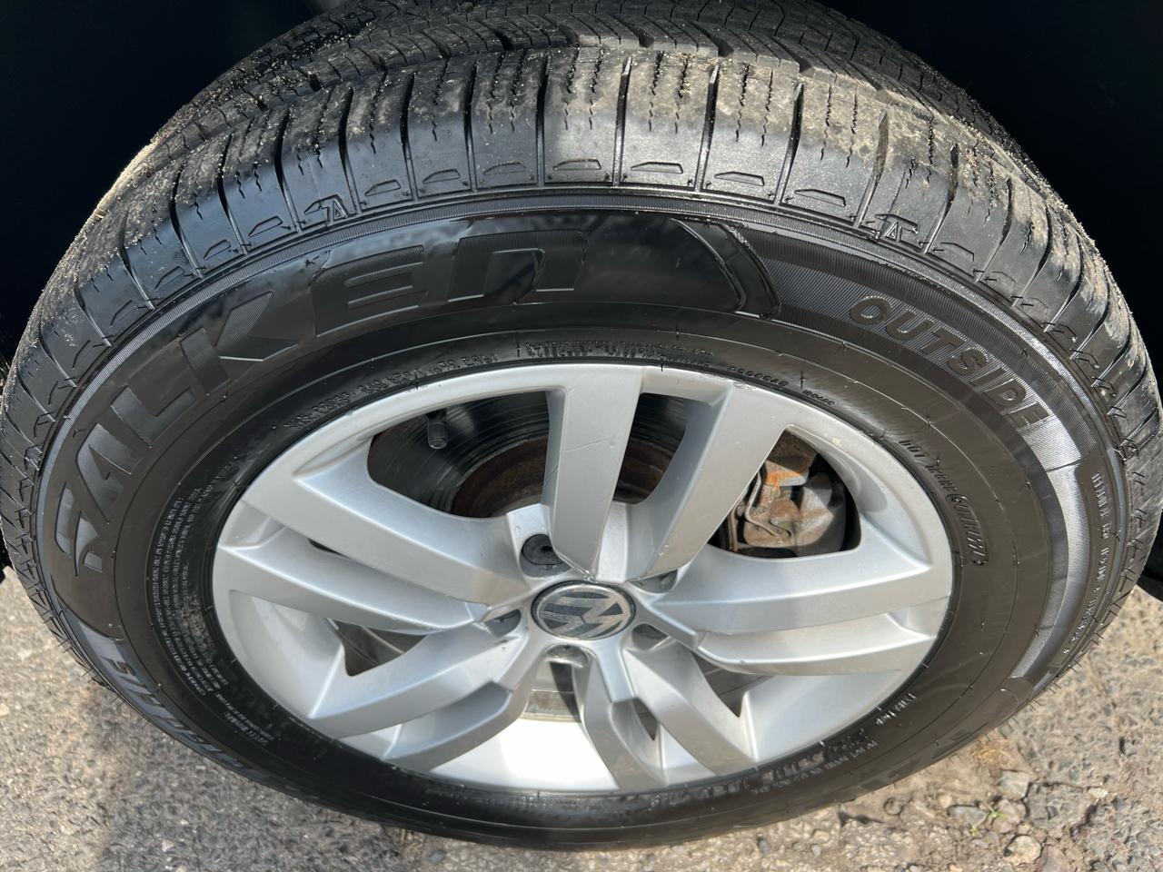 Volkswagen Tiguan S 2017