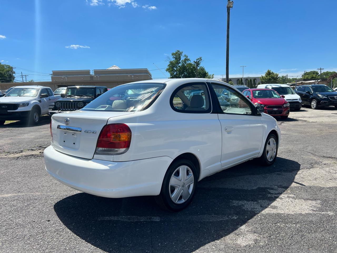 Toyota ECHO 2-Door Sedan 2003