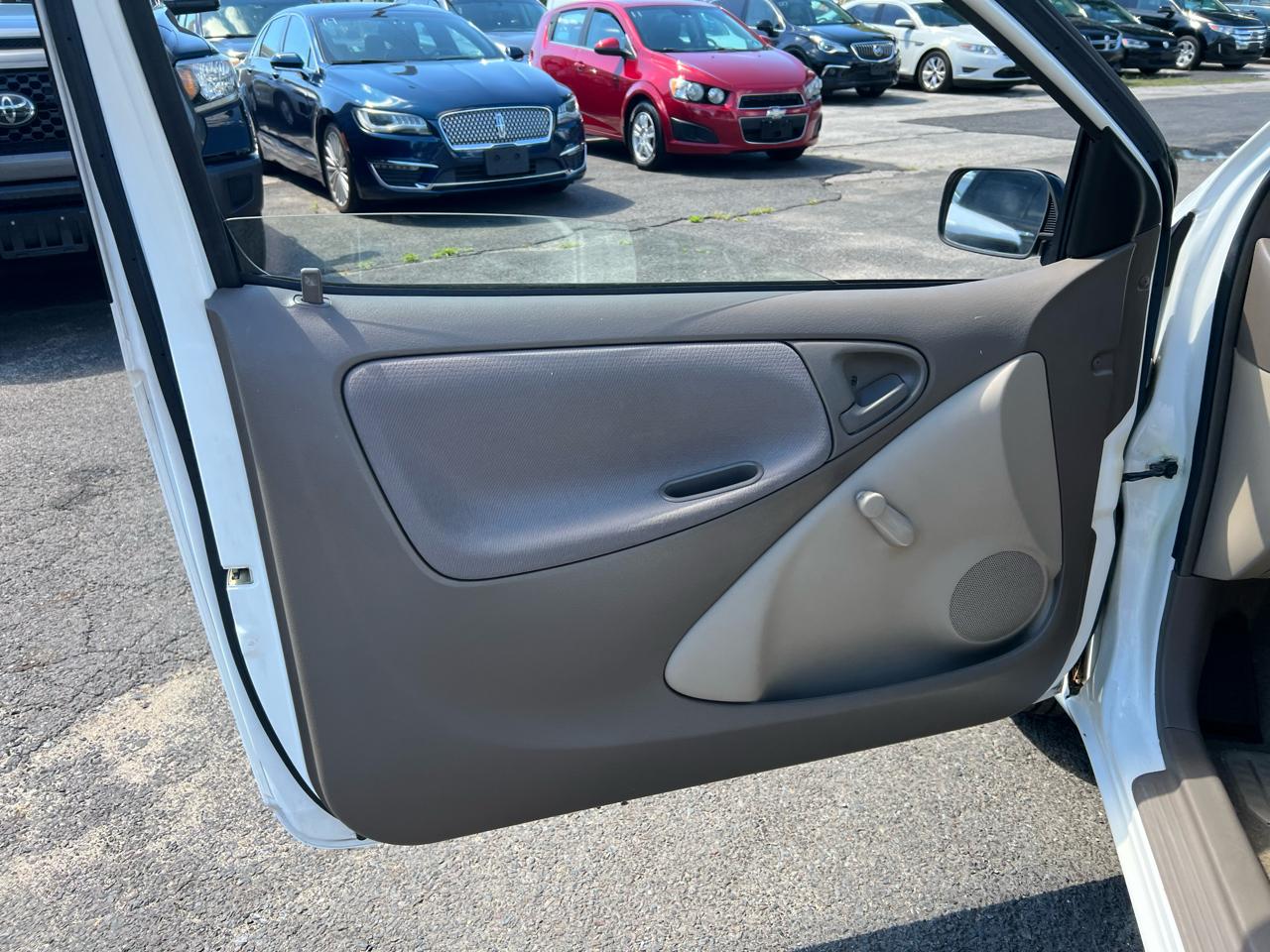 Toyota ECHO 2-Door Sedan 2003