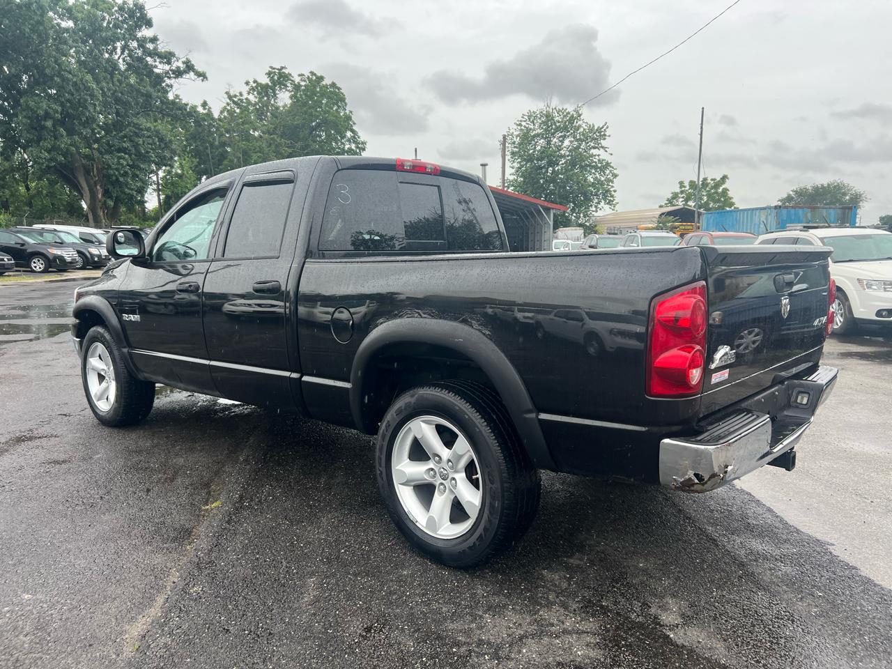 Dodge Ram 1500 4dr Quad Cab 155" WB 4WD 2008