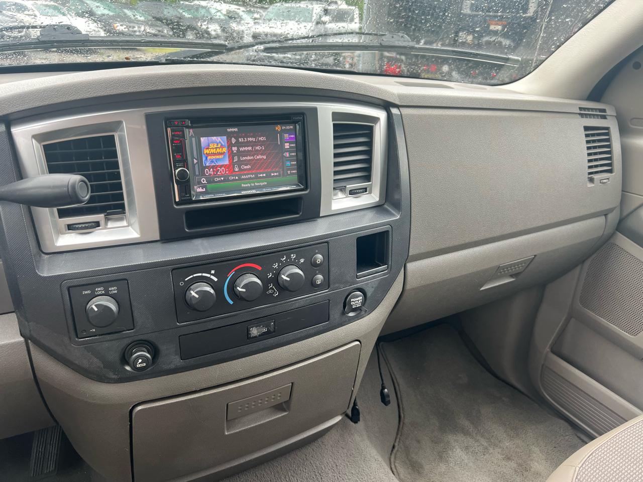 Dodge Ram 1500 4dr Quad Cab 155" WB 4WD 2008