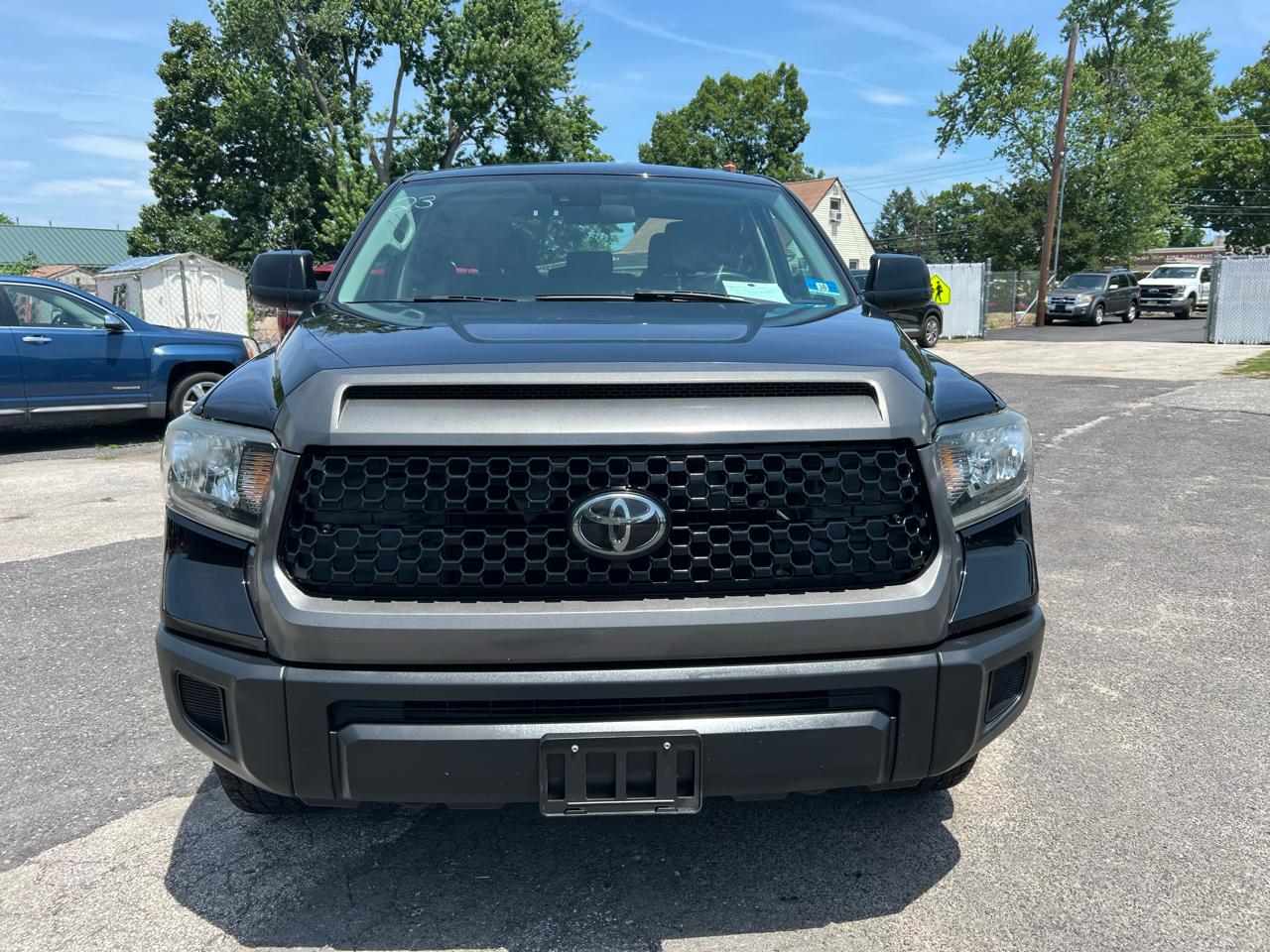 Toyota Tundra SR5 4.6L V8 Double Cab 4WD 2018