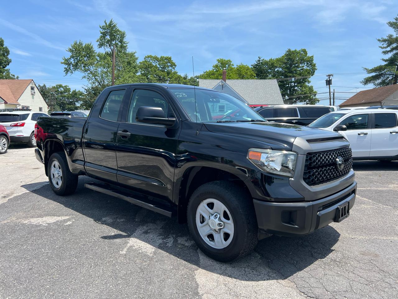 Toyota Tundra SR5 4.6L V8 Double Cab 4WD 2018