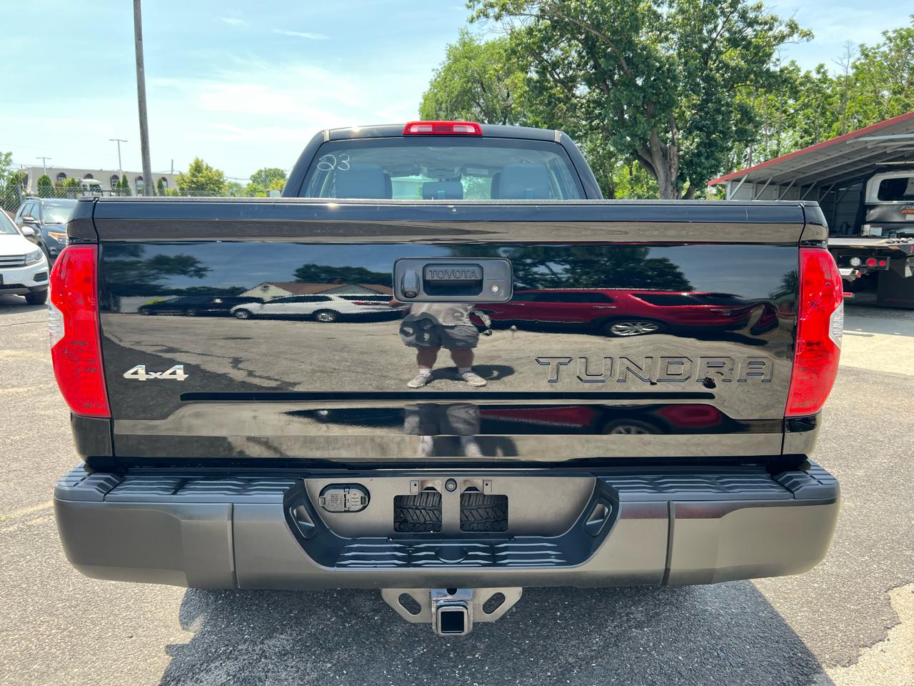 Toyota Tundra SR5 4.6L V8 Double Cab 4WD 2018
