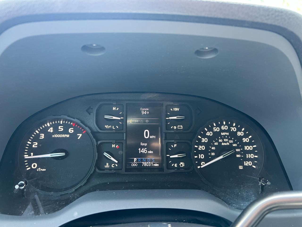 Toyota Tundra SR5 4.6L V8 Double Cab 4WD 2018