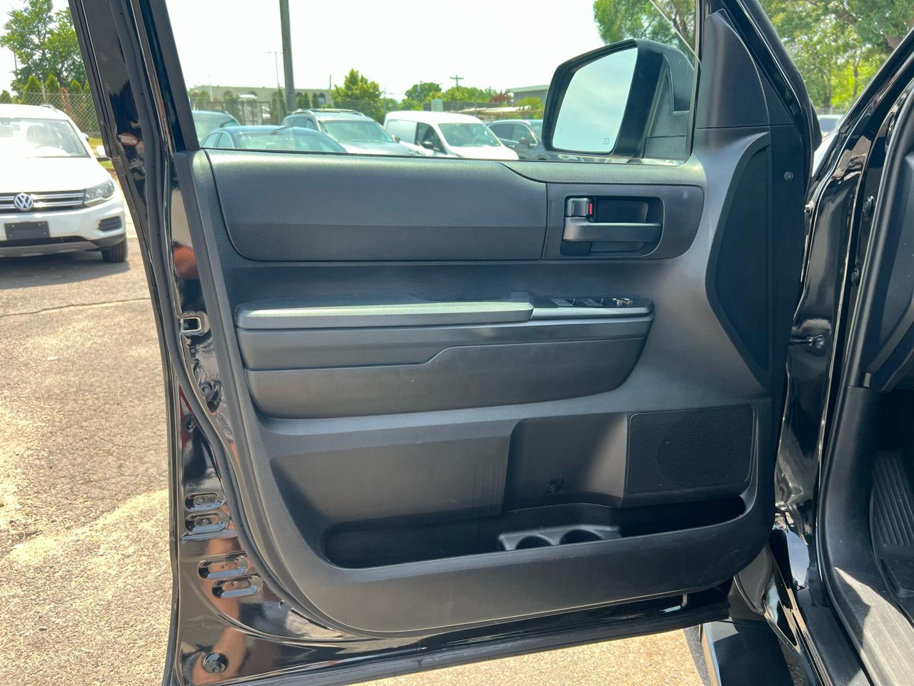 Toyota Tundra SR5 4.6L V8 Double Cab 4WD 2018