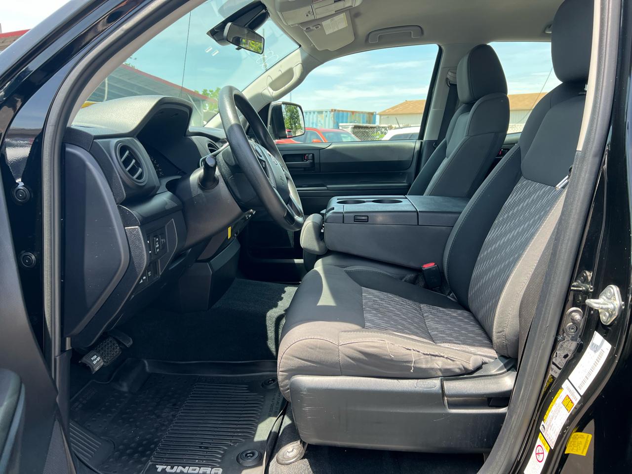 Toyota Tundra SR5 4.6L V8 Double Cab 4WD 2018