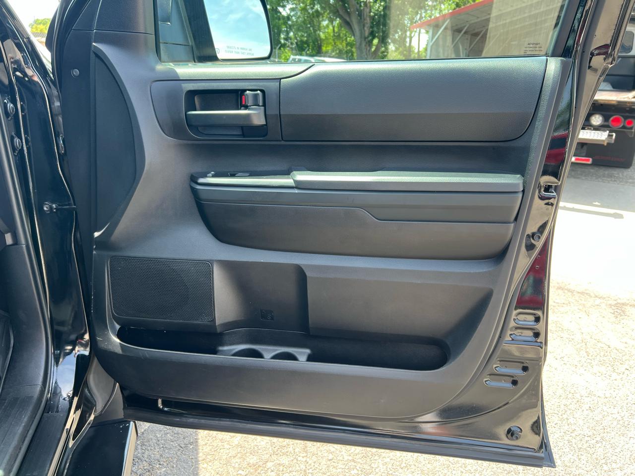 Toyota Tundra SR5 4.6L V8 Double Cab 4WD 2018