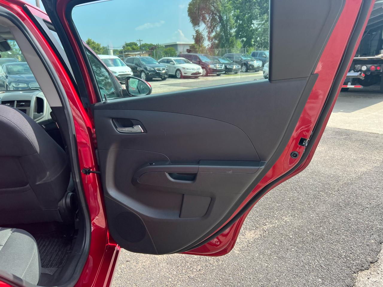 Chevrolet Sonic LT Auto 5-Door 2013