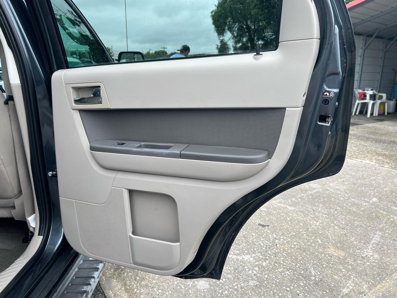 Mercury Mariner Premier I4 2WD 2010