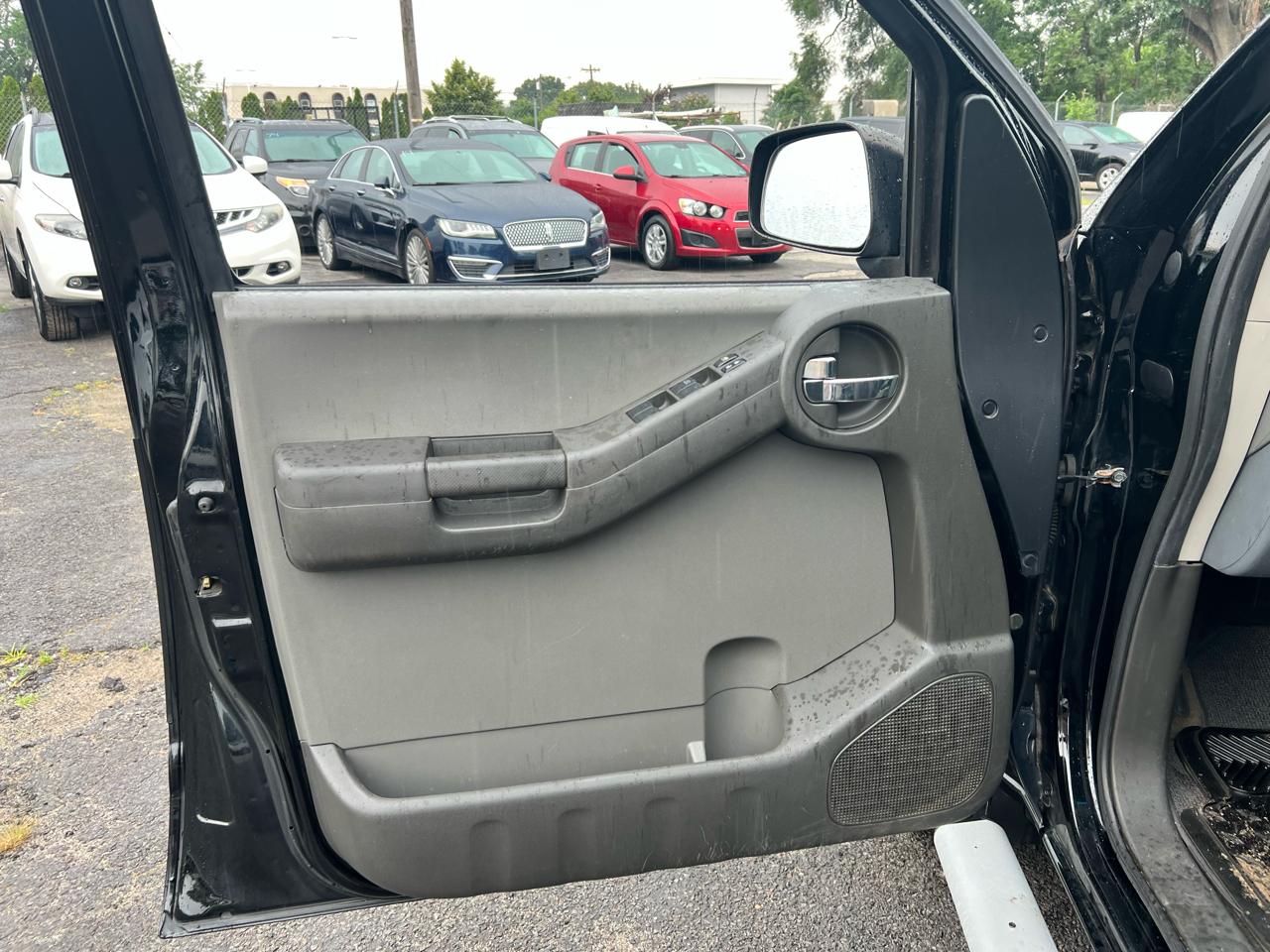 Nissan Xterra X 4WD 2012