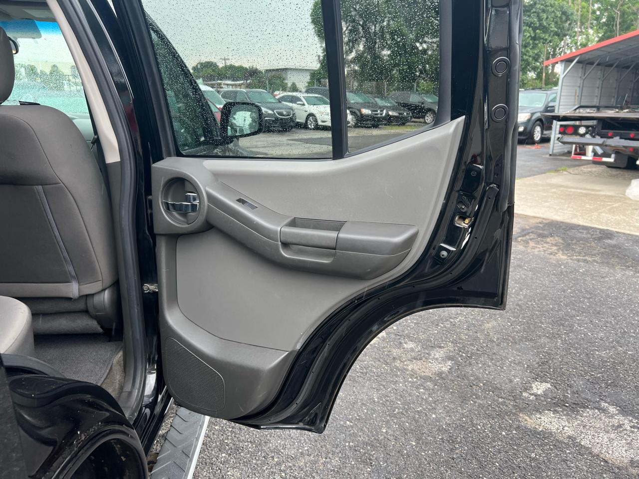Nissan Xterra X 4WD 2012