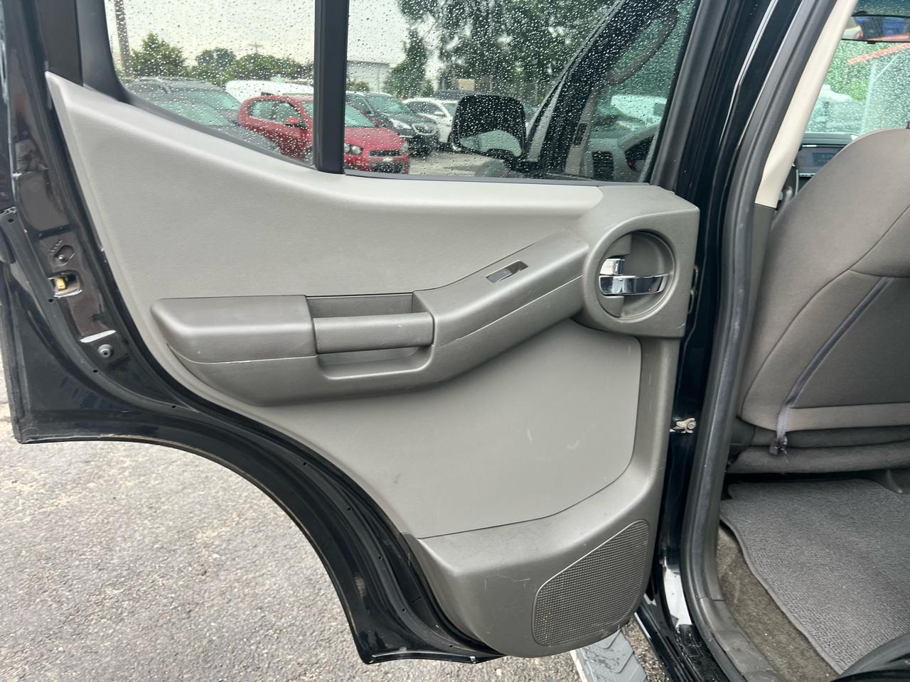 Nissan Xterra X 4WD 2012