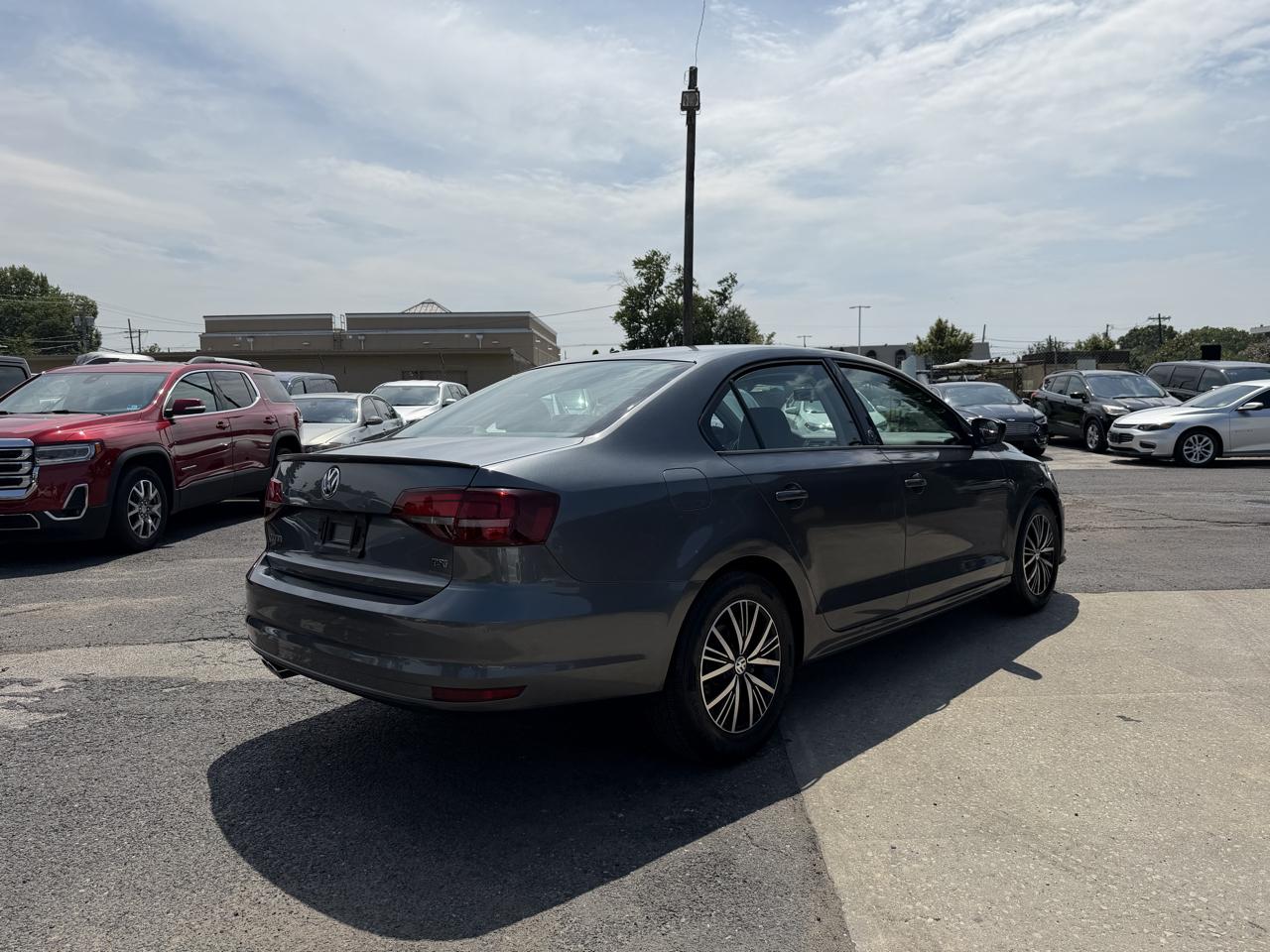 Volkswagen Jetta 1.4T SE 6A 2018