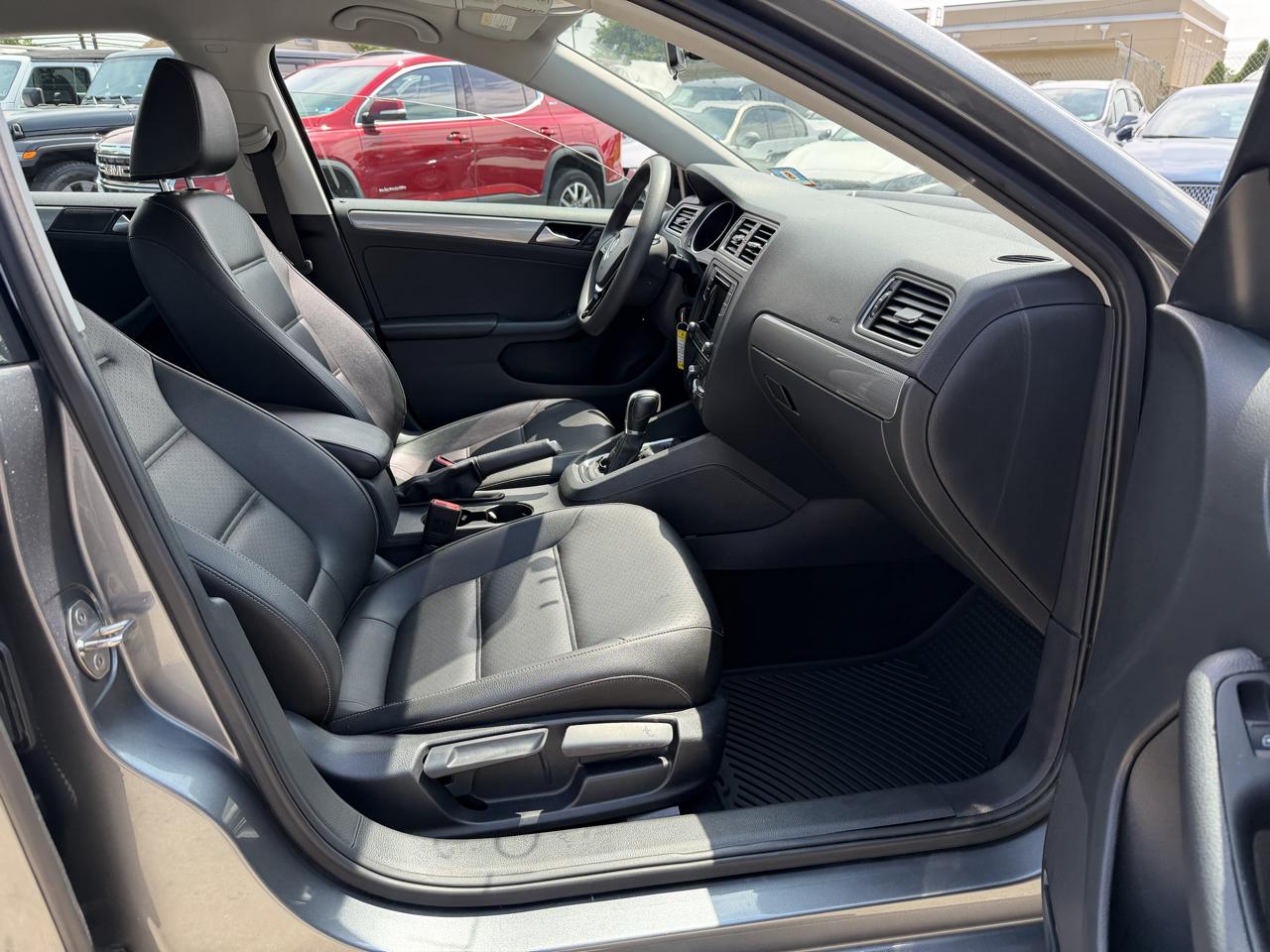 Volkswagen Jetta 1.4T SE 6A 2018