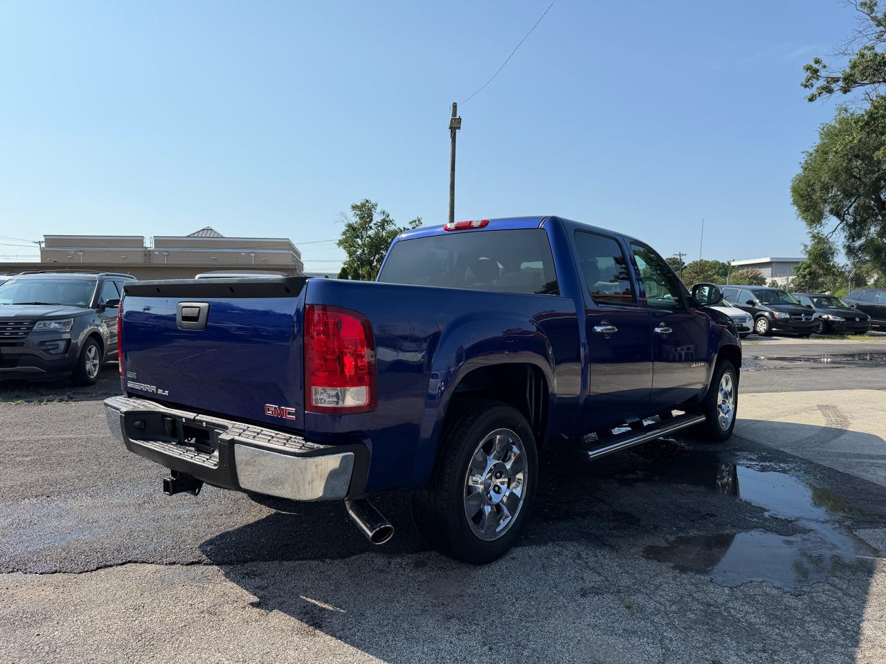 GMC Sierra 1500 4WD Crew Cab 147" SLE 2010