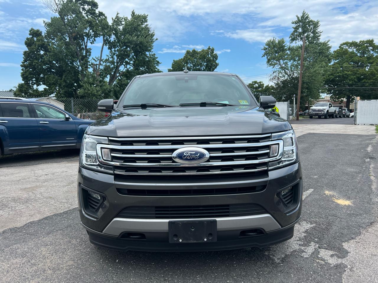 Ford Expedition XLT 4WD 2021