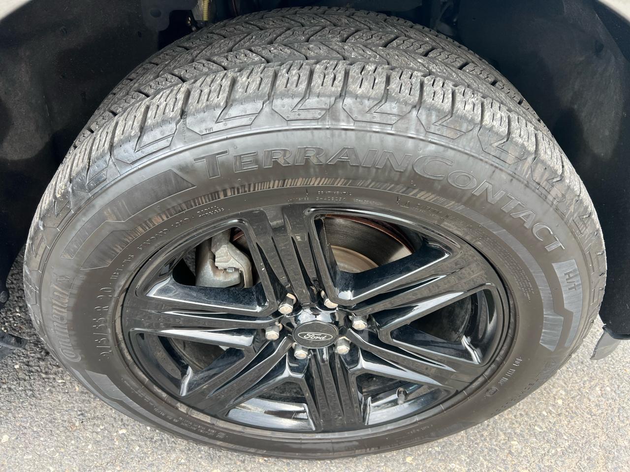 Ford Expedition XLT 4WD 2021