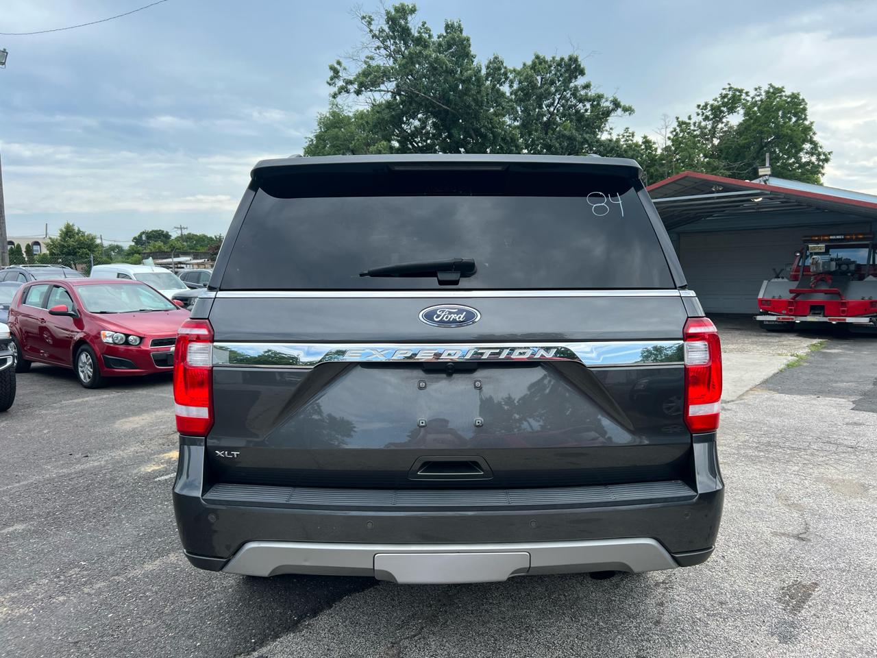 Ford Expedition XLT 4WD 2021